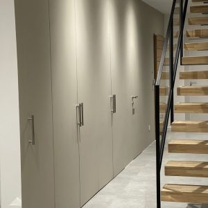 Portes invisibles et placards